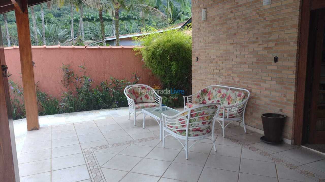 Casa para aluguel de temporada em Ubatuba (Praia do Lázaro)