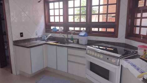 PRAIA LAZARO 5 DORM COM PISCINA COND FECHADO PEDRA VERDE