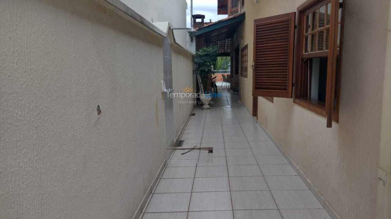 Casa para aluguel de temporada em Ubatuba (Praia do Lázaro)