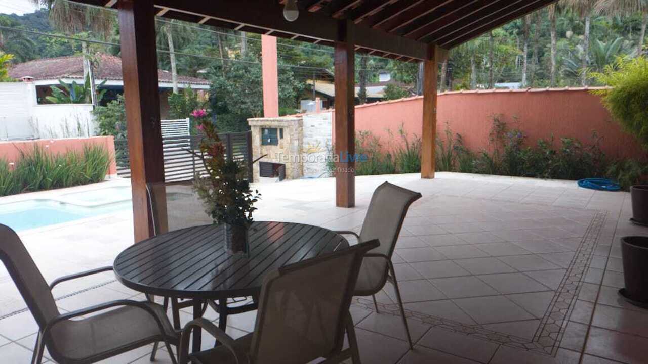 Casa para aluguel de temporada em Ubatuba (Praia do Lázaro)