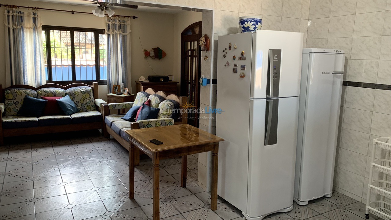 Casa para aluguel de temporada em Bertioga (Praia de Guaratuba)