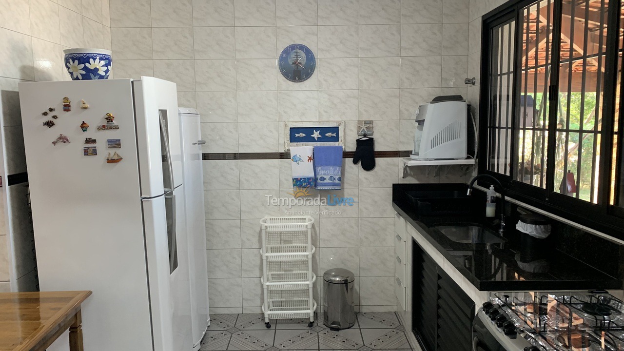 Casa para aluguel de temporada em Bertioga (Praia de Guaratuba)