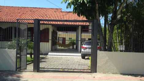 Hermosa Casa y apartamento con piscina en Ingleses, a 50 metros de la playa