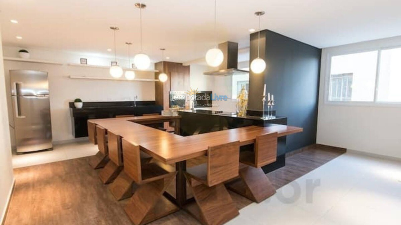 Apartamento para aluguel de temporada em Curitiba (Centro)