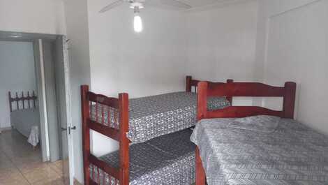 Quarto de solteiro com sacada