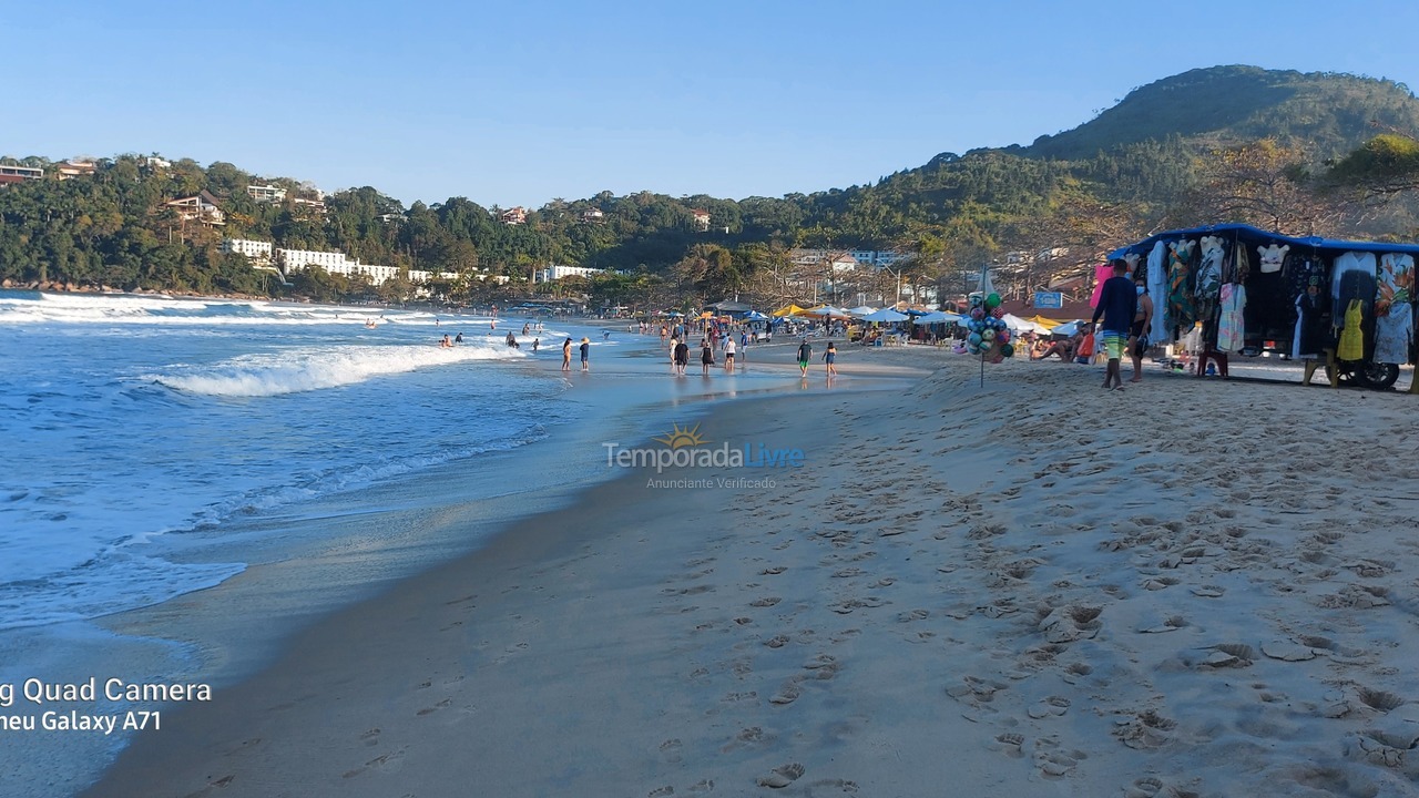 Apartamento para aluguel de temporada em Ubatuba (Praia das Toninhas)