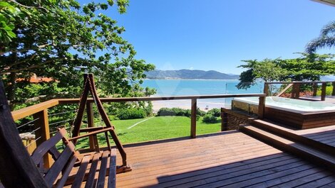 High Standard House with 4 suites, in Vigia in Garopaba/SC