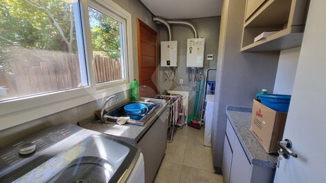 High Standard House with 4 suites, in Vigia in Garopaba/SC