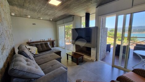 High Standard House with 4 suites, in Vigia in Garopaba/SC