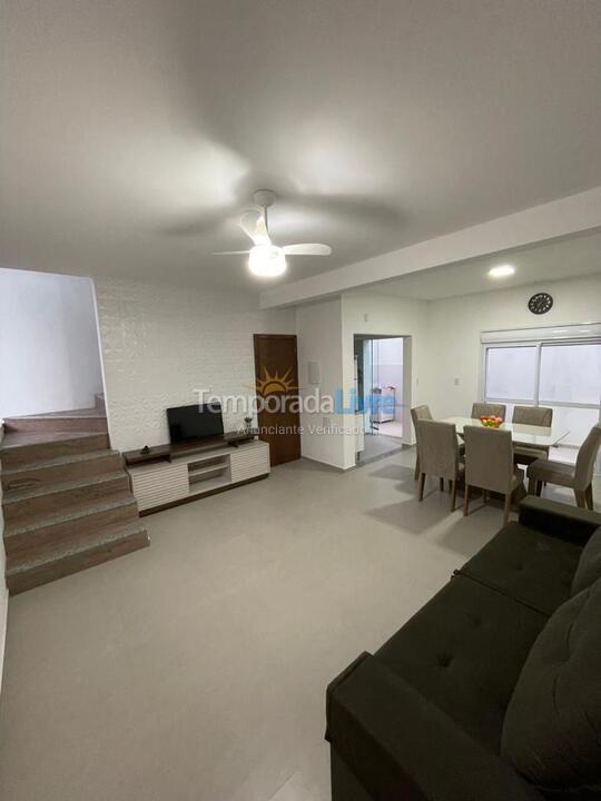 Casa para aluguel de temporada em Garopaba (Praia da Ferrugem)