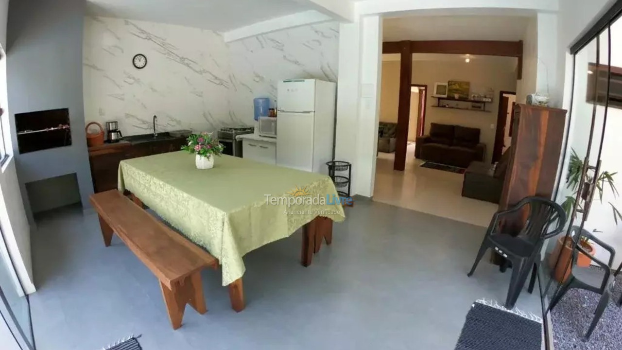 Casa para aluguel de temporada em Garopaba (Praia da Ferrugem)