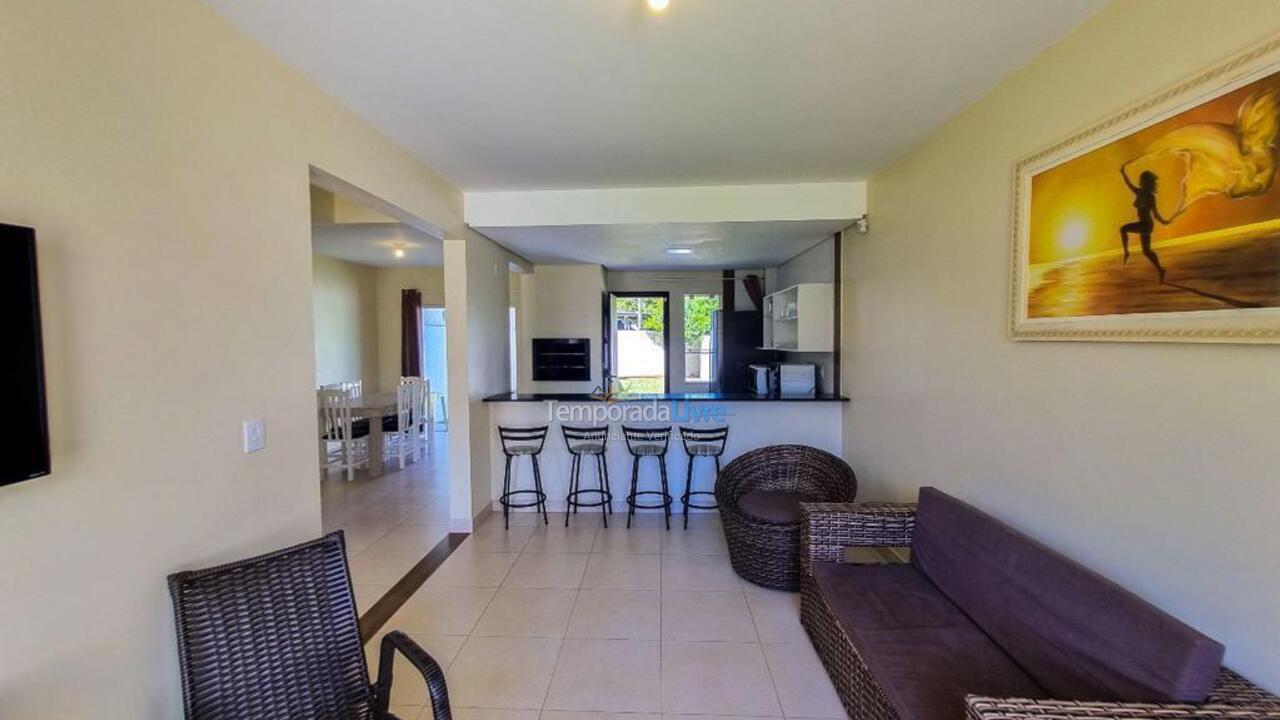 Casa para aluguel de temporada em Garopaba (Praia da Ferrugem)