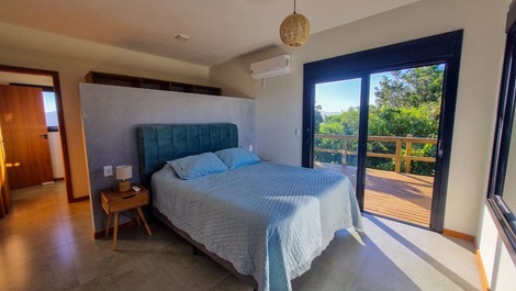 Casa com 2 suítes e vista 360° para a Praia da Silveira em Garopaba/SC