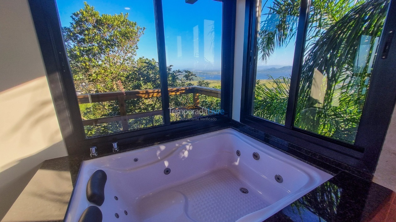 Casa para aluguel de temporada em Garopaba (Praia do Silveira)