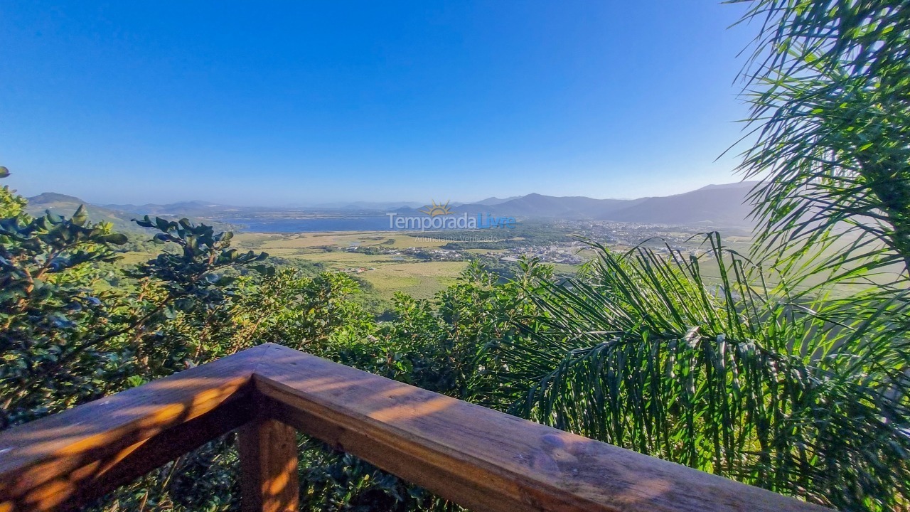 Casa para aluguel de temporada em Garopaba (Praia do Silveira)