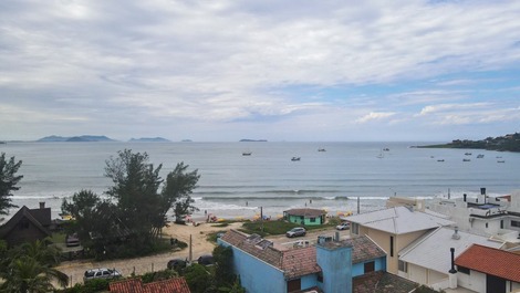 Casa com 5 quartos na beira da Praia de Garopaba/SC