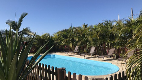 FRENTE MAR, 5 SUÍTES, AC, ATÉ 16 PESSOAS, WIFI, ADAP CADEIRANTES