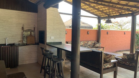 FRENTE MAR, 5 SUÍTES, AC, ATÉ 16 PESSOAS, WIFI, ADAP CADEIRANTES