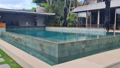 MARAVILLOSA CASA FRENTE AL MAR