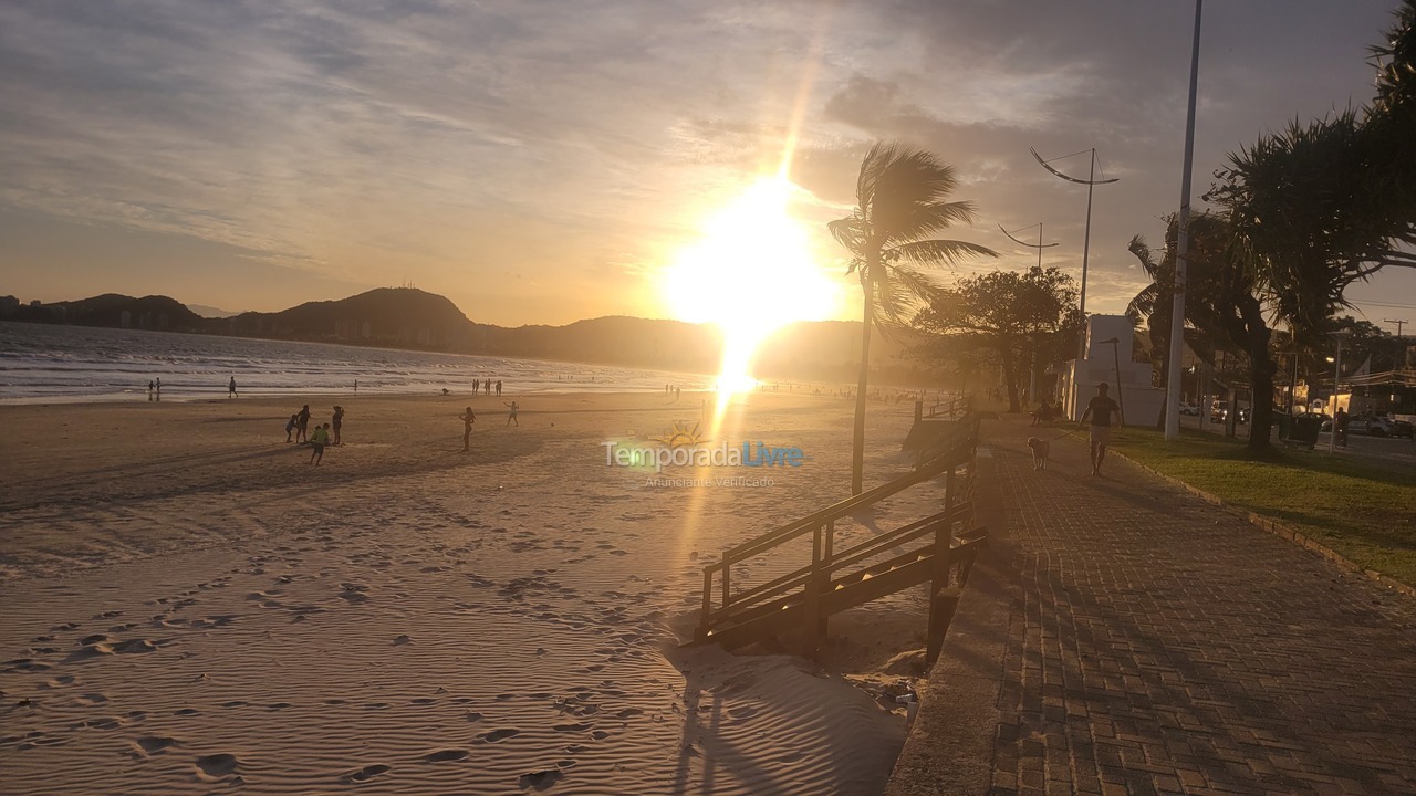 Apartamento para aluguel de temporada em Guarujá (Enseada)