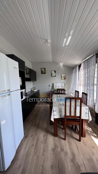 Casa para aluguel de temporada em São Francisco do Sul (Ubatuba)