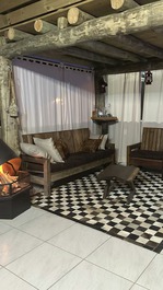 Country house with ample space for parties.