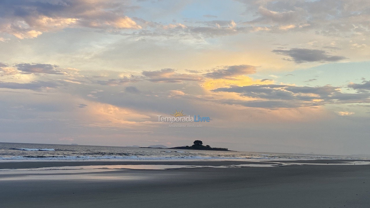 House for vacation rental in Guaratuba (Barra do Saí)