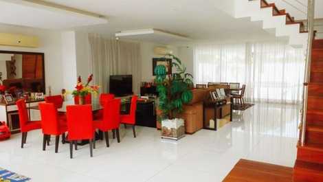 Condomínio Del Lago - Casa Moderna com 4 suítes