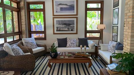 DISPONIBLE PARA NOCHEVIEJA