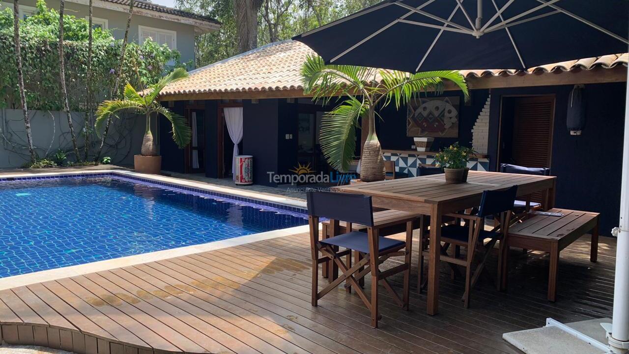 Casa para alquiler de vacaciones em São Sebastião (Praia da Baleia)