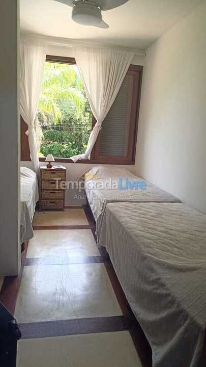 Casa para alquiler de vacaciones em São Sebastião (Praia da Baleia)