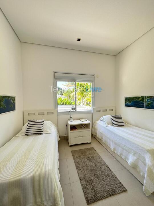 House for vacation rental in São Sebastião (Praia da Baleia)