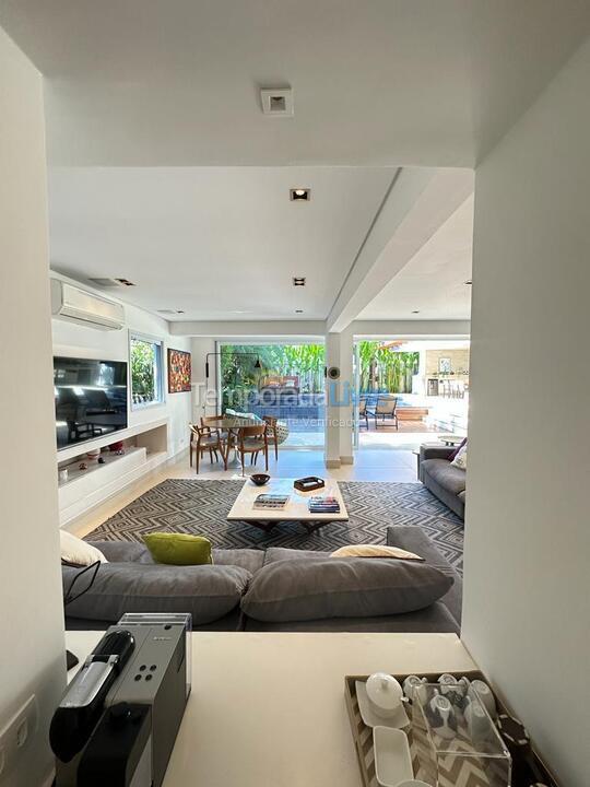 House for vacation rental in São Sebastião (Praia da Baleia)