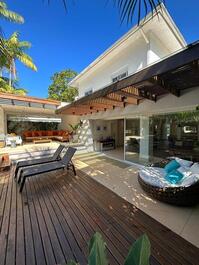 House for rent on the beach safely