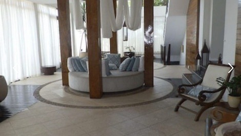 Amplio condominio estilo Bali en Guarujá
