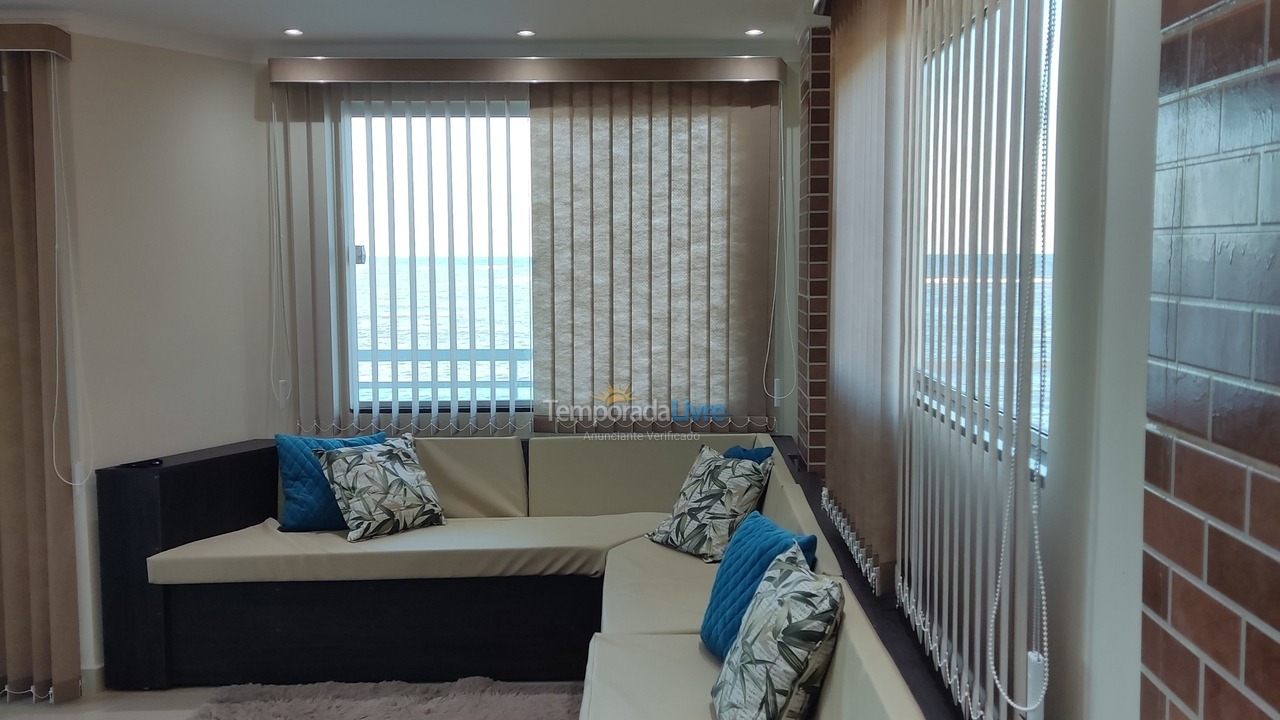 Casa para aluguel de temporada em São Francisco de Itabapoana (Praia de Manguinhos)