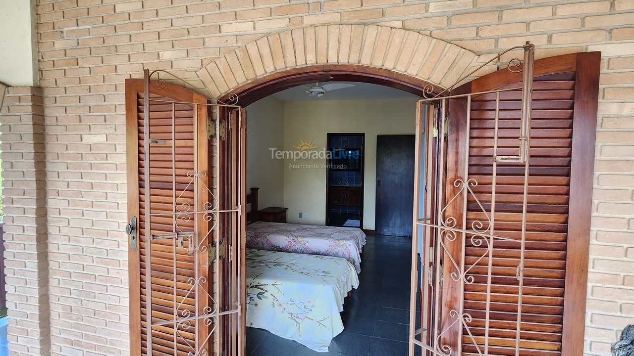 Casa para aluguel de temporada em Ubatuba (Itaguá)