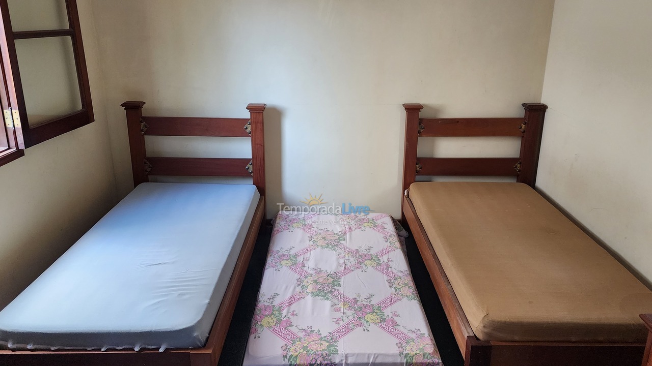 Casa para aluguel de temporada em Ubatuba (Itaguá)