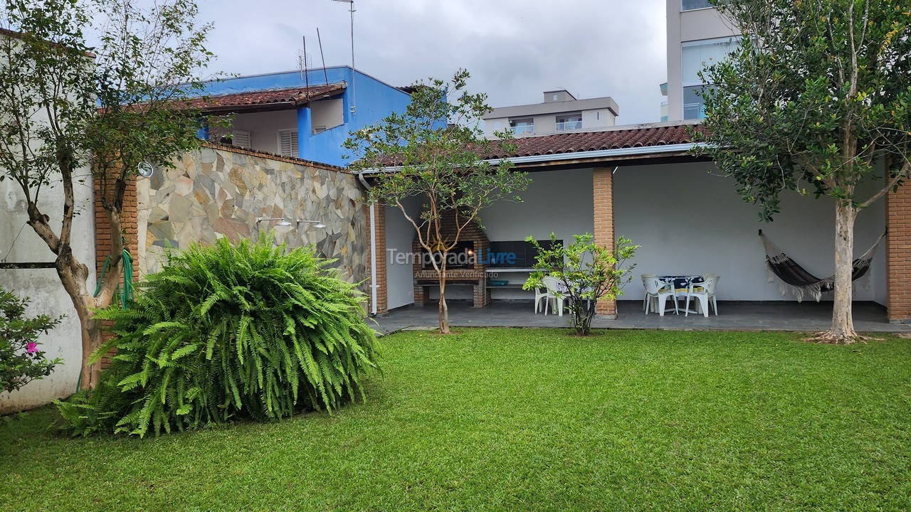 Casa para aluguel de temporada em Ubatuba (Itaguá)