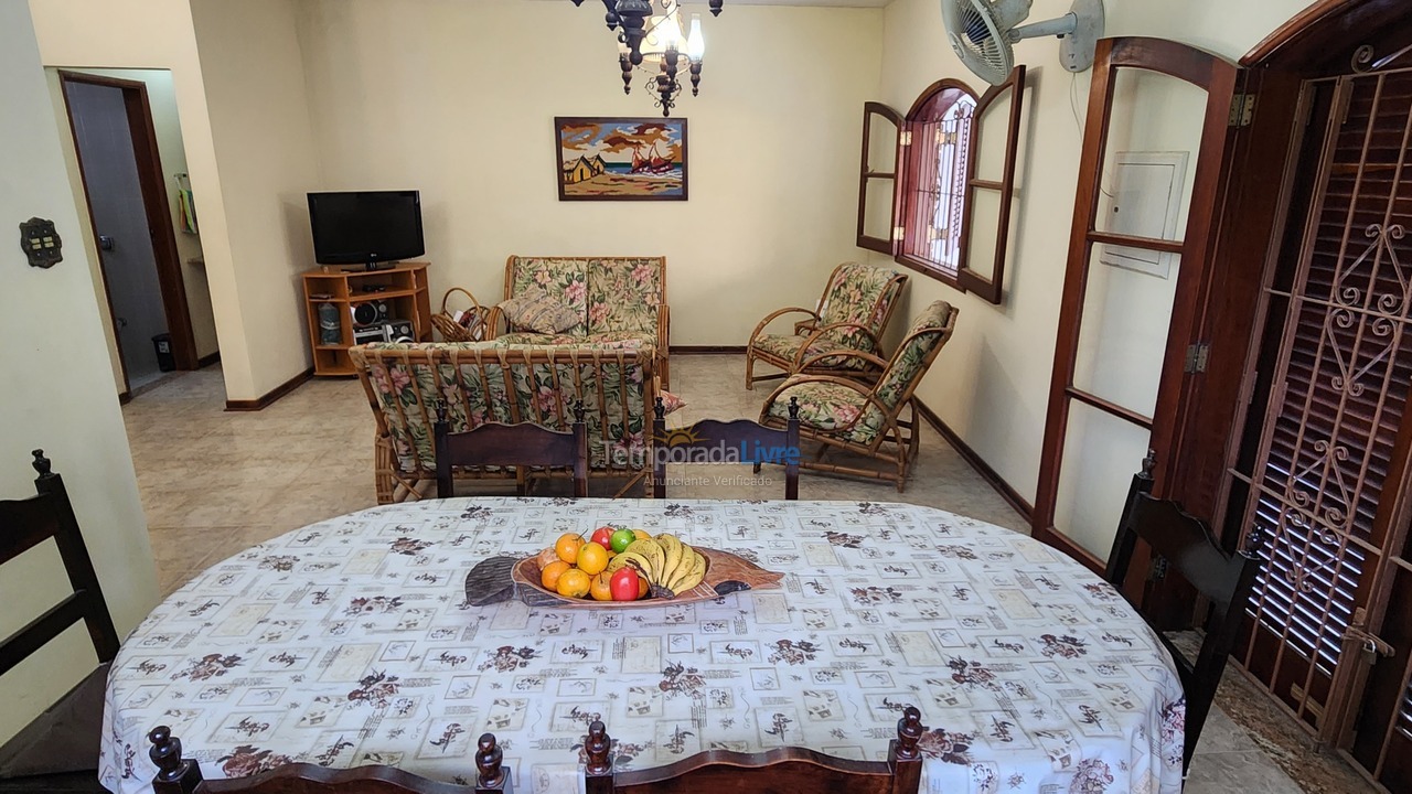 Casa para aluguel de temporada em Ubatuba (Itaguá)