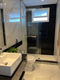 Excelente Sobrado 1 suite, 4 quartos com AC, WI-FI, 50m do mar