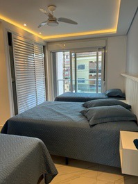 Excelente Sobrado 1 suite, 4 quartos com AC, WI-FI, 50m do mar