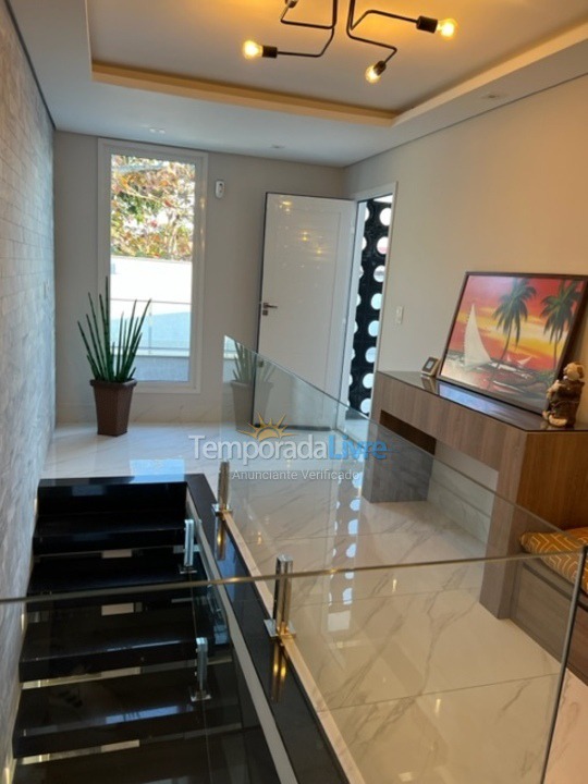 Casa para aluguel de temporada em São Francisco do Sul (Enseada)