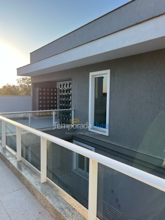 Casa para aluguel de temporada em São Francisco do Sul (Enseada)