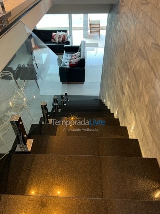 Casa para aluguel de temporada em São Francisco do Sul (Enseada)