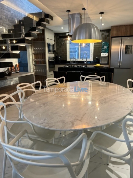 Casa para aluguel de temporada em São Francisco do Sul (Enseada)