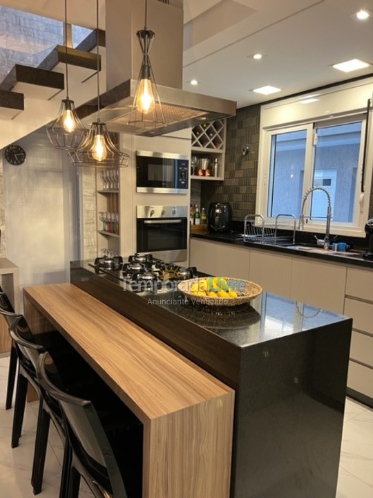 Casa para aluguel de temporada em São Francisco do Sul (Enseada)