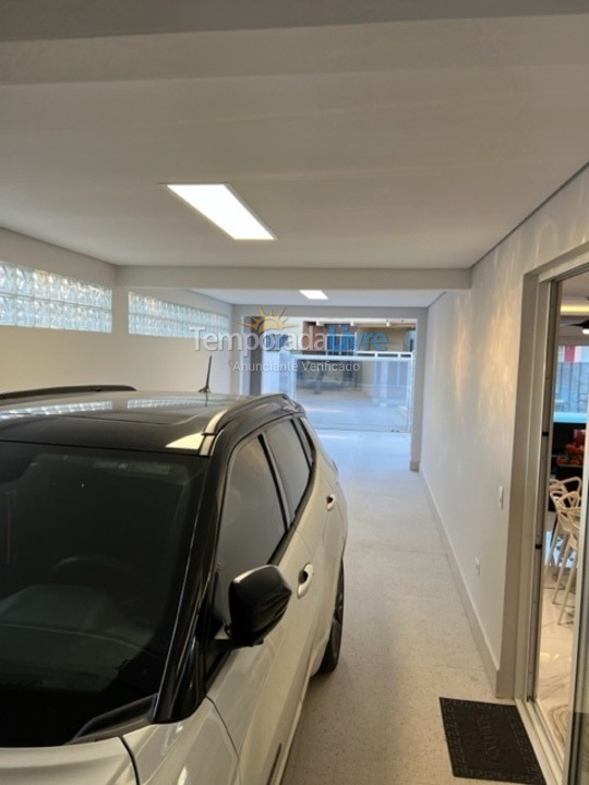 Casa para aluguel de temporada em São Francisco do Sul (Enseada)