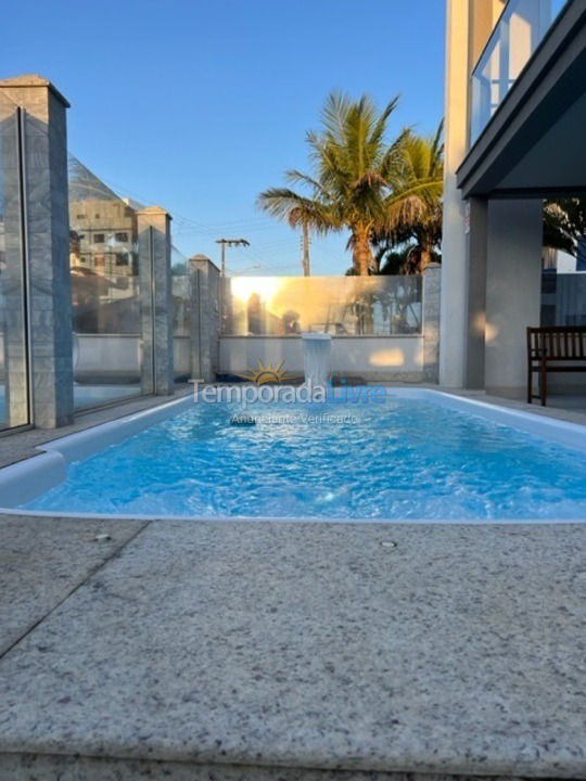 Casa para aluguel de temporada em São Francisco do Sul (Enseada)