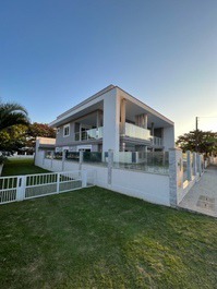 Excelente Sobrado 1 suite, 4 quartos com AC, WI-FI, 50m do mar